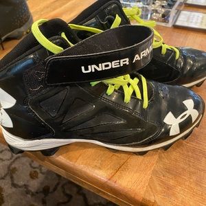 Under Armour Football Cleats used condition priced to sell - see picture flaws